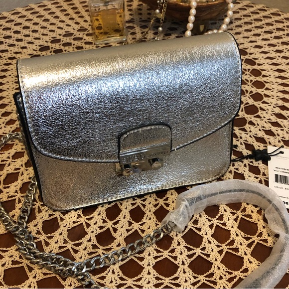 BCBG Generation Milly Silver Metallic Crossbody Chain Strap shoulder bag - Picture 4 of 13